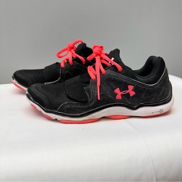 Under Armour Micro G cross fit training shoes women's 7.5 black bright pink. - Picture 1 of 8